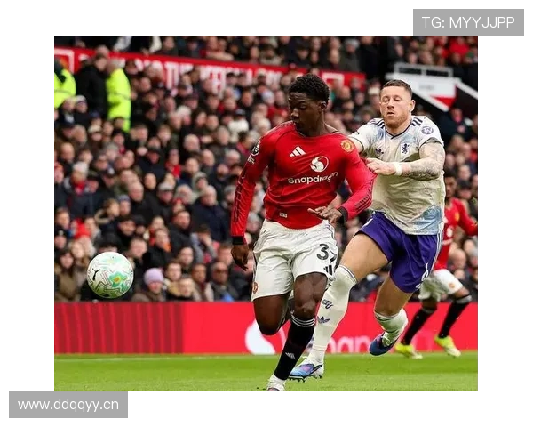 曼联更衣室矛盾再度曝光：球队近期稳定性面临考验，竞争格局受到影响