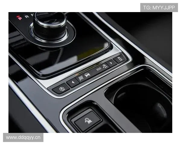 古力买豪车那天，街坊还以为开错了车道呢！