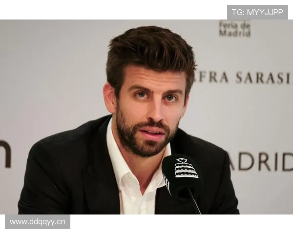 杰拉德·皮克又晒家居，我这月底工资看了只想下线